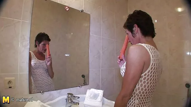 يتم ترك الجمال في المنزل وحده مقاطع اباحيه من افلام اجنبيه ورعاية لها L.