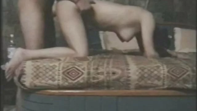 فيرونيكا يفرك سراويل داخلية اباحية اجنبي لها على كس الرطب, وأجبرتهم على الديك