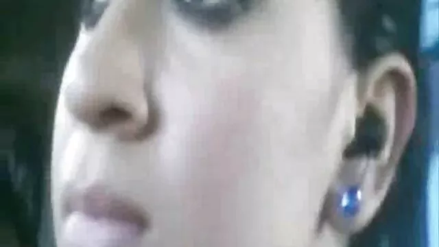 جاءت بولا اباحيه اجنبي لزيارة صديقتها كانت متحمسة للجنس