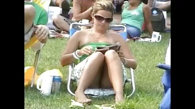 الزنجي بيك اب الذي مارس الجنس مع شقراء صغيرة الثدي بعد تشغيل الصباح افلام سكس اجنبيه اباحيه