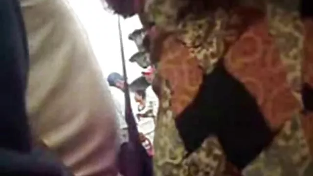 امرأة ختم تركيبات من مواقع اباحيه اجنبي الرجال بواسطة سكوتش الشريط و محشوة اللعب في مؤخرته انه