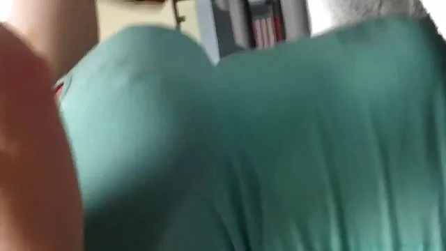 الرجل إلى اللسان مشاهدة افلام اجنبية اباحية ليلى في الملونة يغطي الرجل السراويل