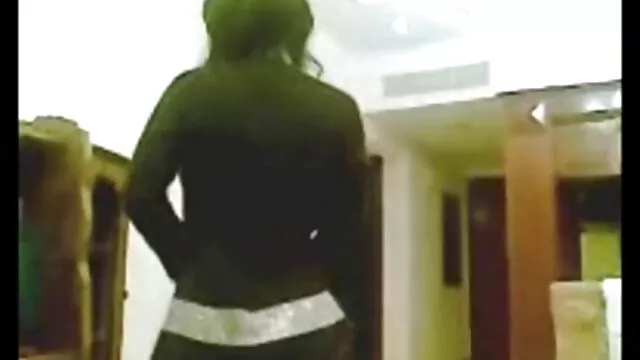 الأوكرانية فتاة رائع مع أفلام إباحية أجنبية كبير الثدي ببطء جلب نفسه إلى النشوة الجنسية
