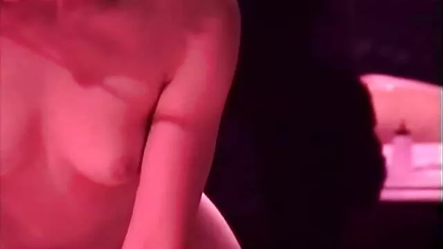 الرجل افلام سكس اباحيه اجنبي اللسان لفتاة جميلة