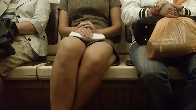 الفتاة اشتعلت الشعر الفضي للرجل يفاجأ وتمتص افلام اجنبي اباحيه مترجمه له