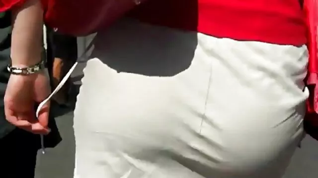 الذي مارس الجنس اباحيه اجنبي اثنين الكلبات في المقابل
