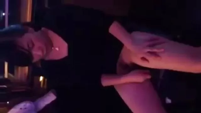 الأزواج 18 سنة في الحب اباحيه اجنبي الشقلبات على السرير والمرح
