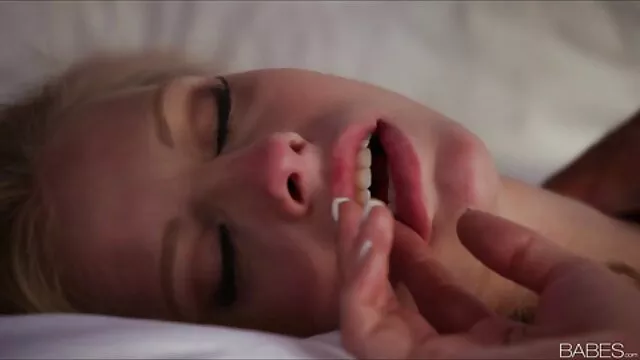 المدبوغة فتاة جميلة مخفي كام على شاطئ العراة افلام اجنبية اباحية سكس